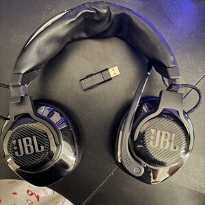 JBL Glossy Black Over-Ear Headphones with USB Adapter